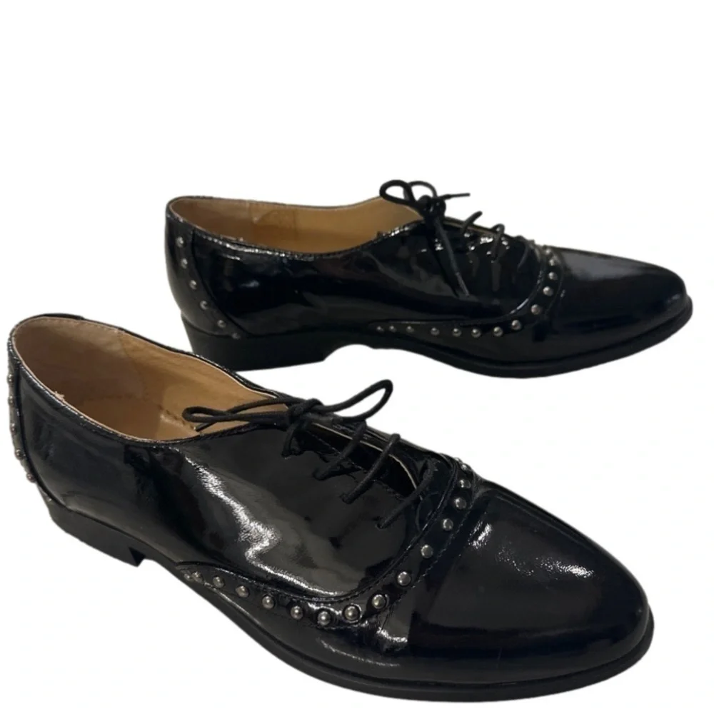 Julia Bo Savile Oxfords black patent leather silver stud Shoes size 6.5  /  7